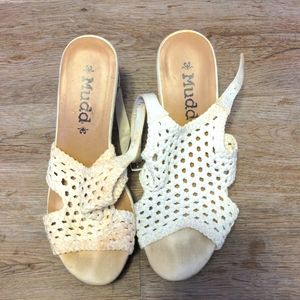 Mudd size 8 white lace wedges